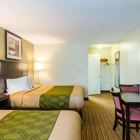Econo Lodge Pittsfield Esterno foto