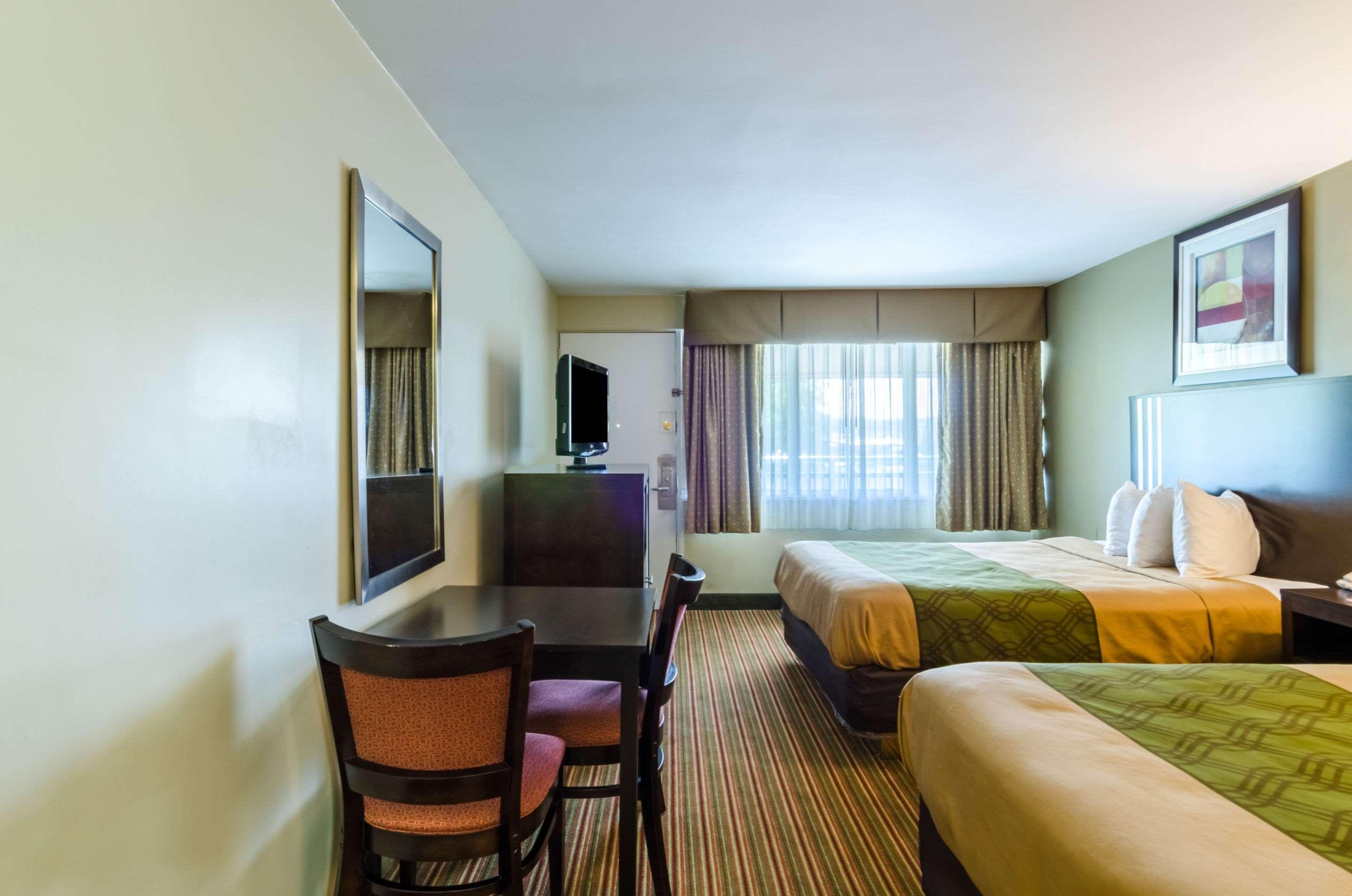 Econo Lodge Pittsfield Esterno foto